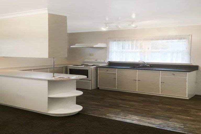 Photo of property in 3 Selwyn Street, Levin, 5510