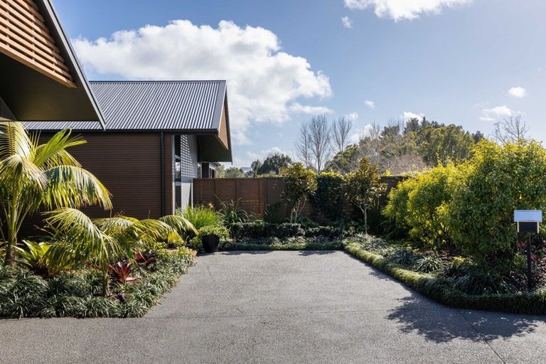 Photo of property in 10 Pike Place, Ferndale, New Plymouth, 4310