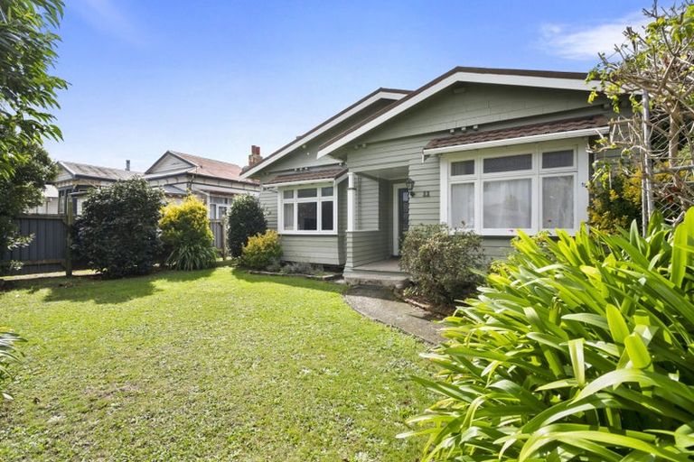 Photo of property in 11 Lyndhurst Street, Takaro, Palmerston North, 4412