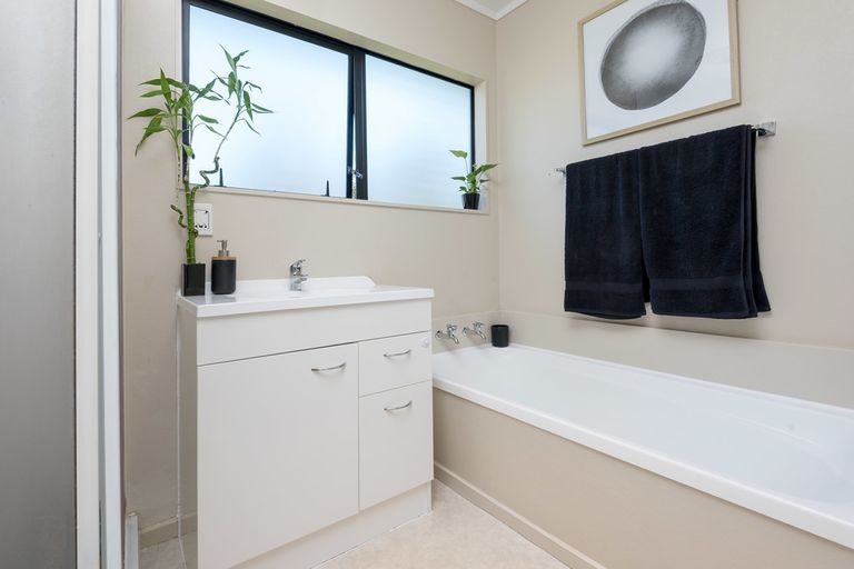 Photo of property in 3/15 Greenhill Crescent, Pakuranga, Auckland, 2010