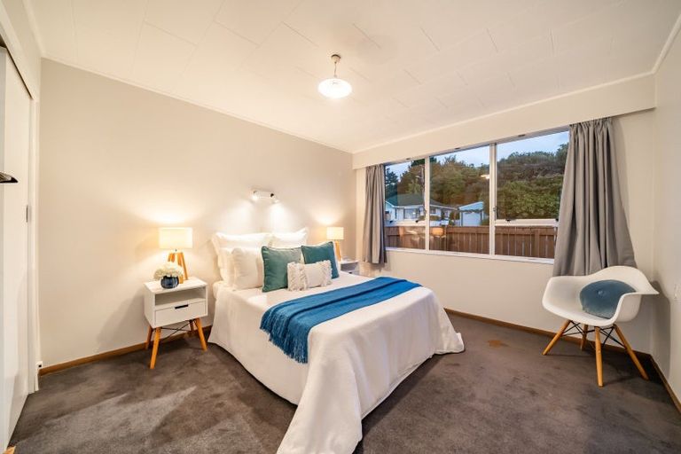 Photo of property in 3 Hawthorn Crescent, Stokes Valley, Lower Hutt, 5019