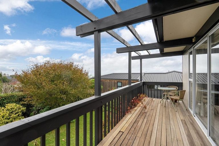 Photo of property in 2/371 East Coast Road, Mairangi Bay, Auckland, 0630
