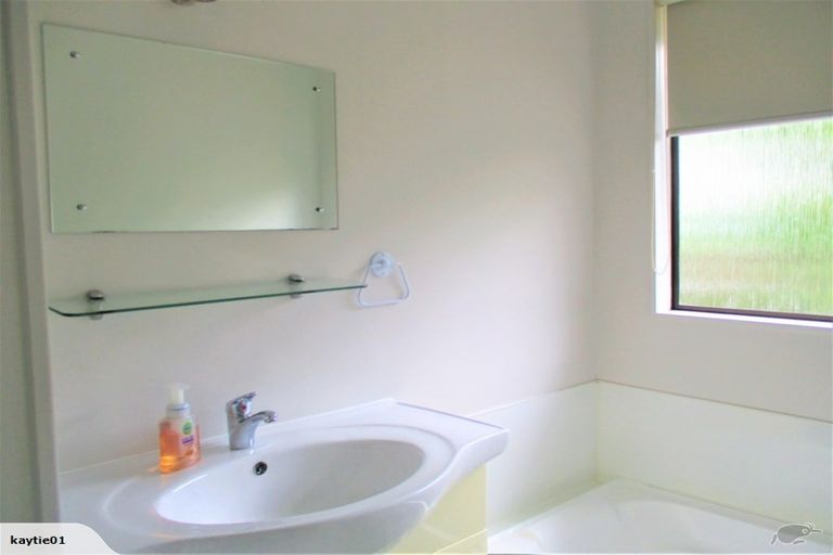 Photo of property in 1/119 Spinella Drive, Bayview, Auckland, 0629