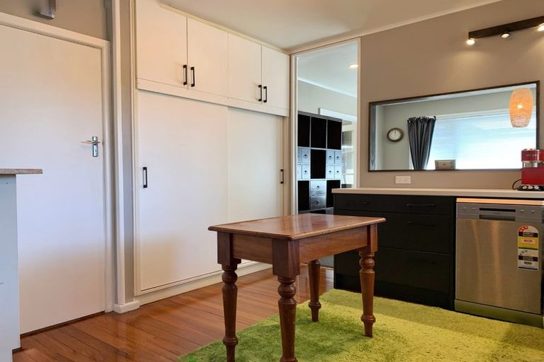 Photo of property in 17 Springbank Street, Bryndwr, Christchurch, 8053