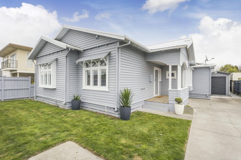 Photo of property in 126 Heretaunga Street, Palmerston North, 4414