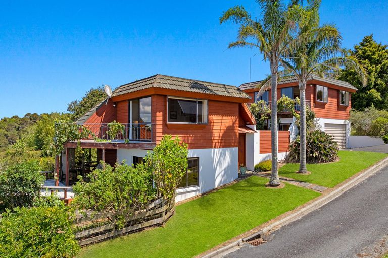 Photo of property in 14 Kotare Place, Sandspit, Warkworth, 0982