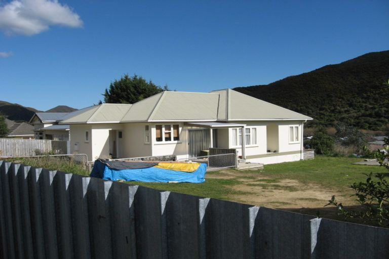 Photo of property in 106 Coast Road, Wainuiomata, Lower Hutt, 5014