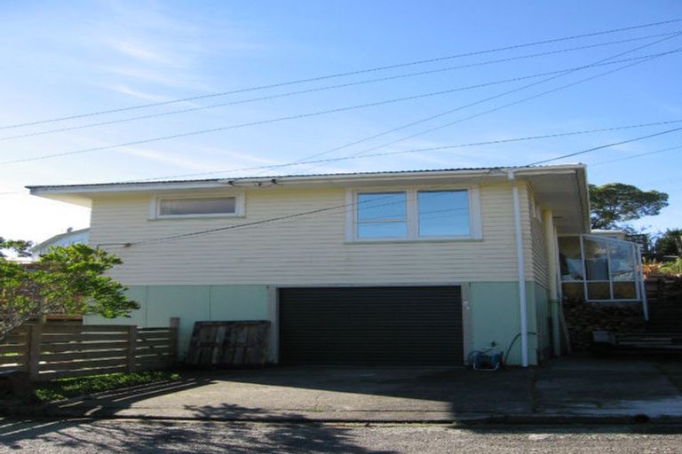 Photo of property in 5 Bronwyn Way, Paparangi, Wellington, 6037