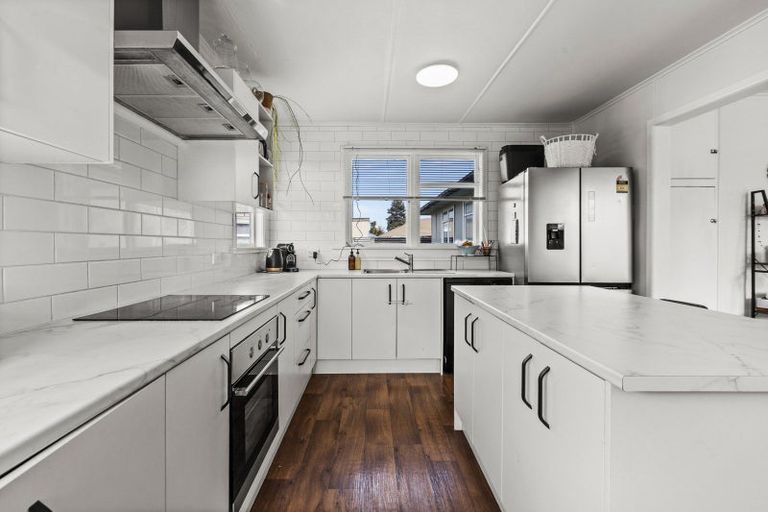 Photo of property in 12 Fleming Crescent, Maraenui, Napier, 4110