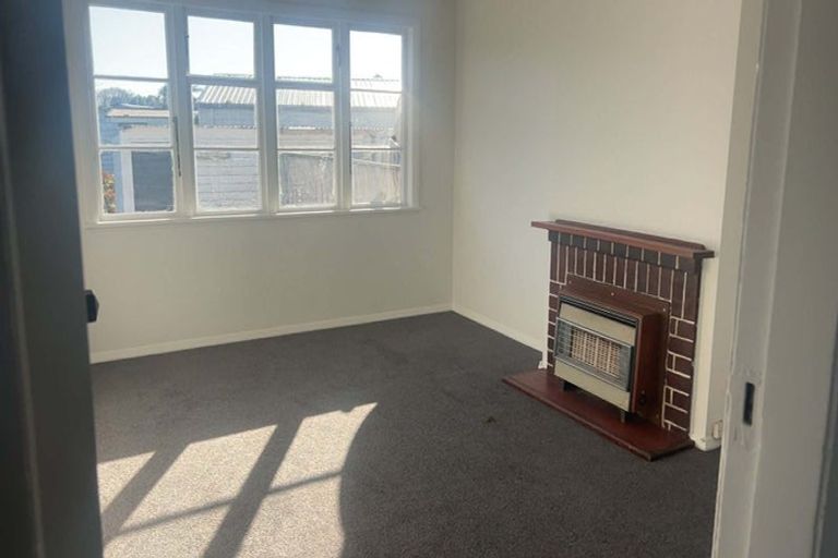 Photo of property in 2 Laurent Vc Street, Hawera, 4610