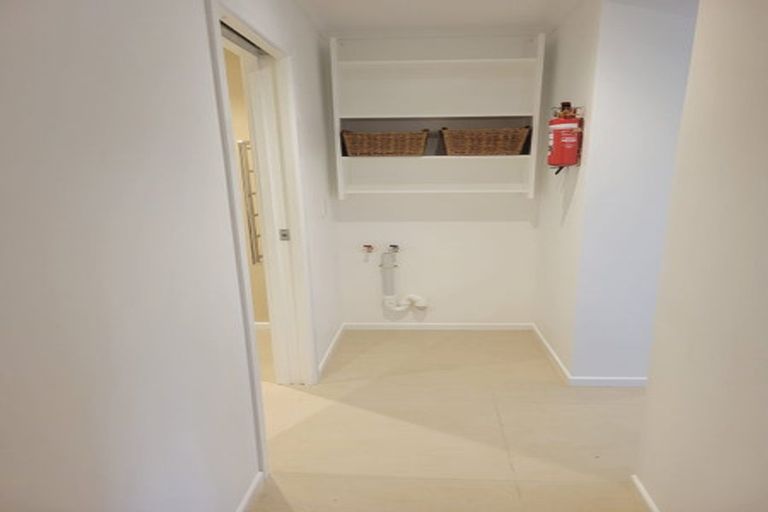 Photo of property in 25 Mcclintock Road, Massey, Auckland, 0614