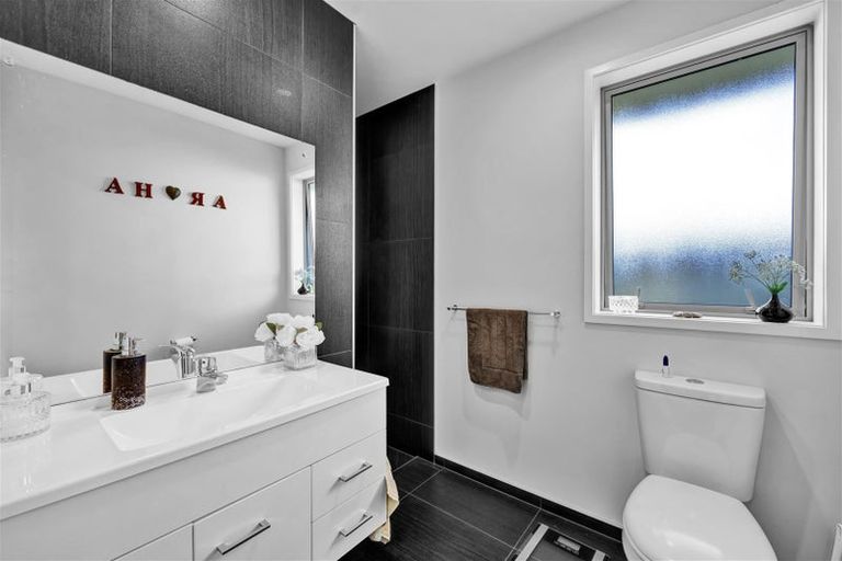 Photo of property in 15 Keene Drive, Bell Block, New Plymouth, 4312