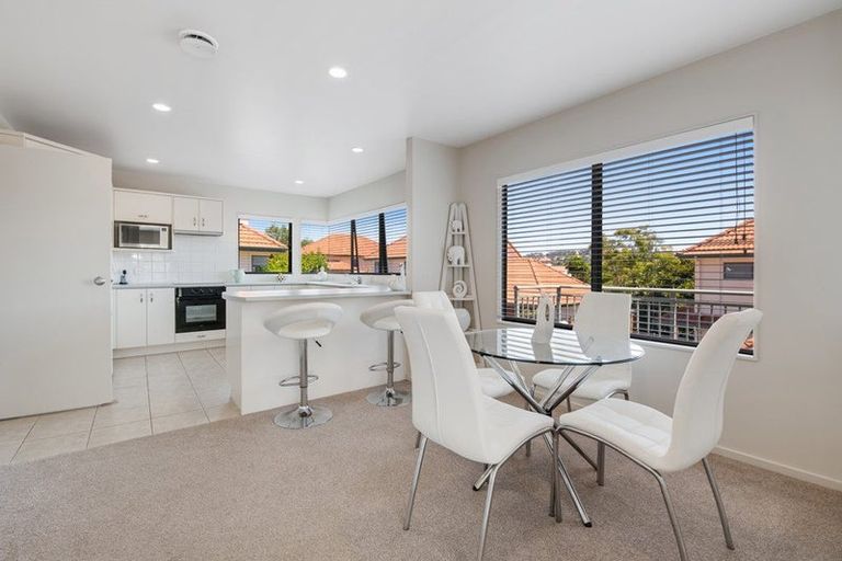 Photo of property in 32 Parkwood Crescent, Gulf Harbour, Whangaparaoa, 0930