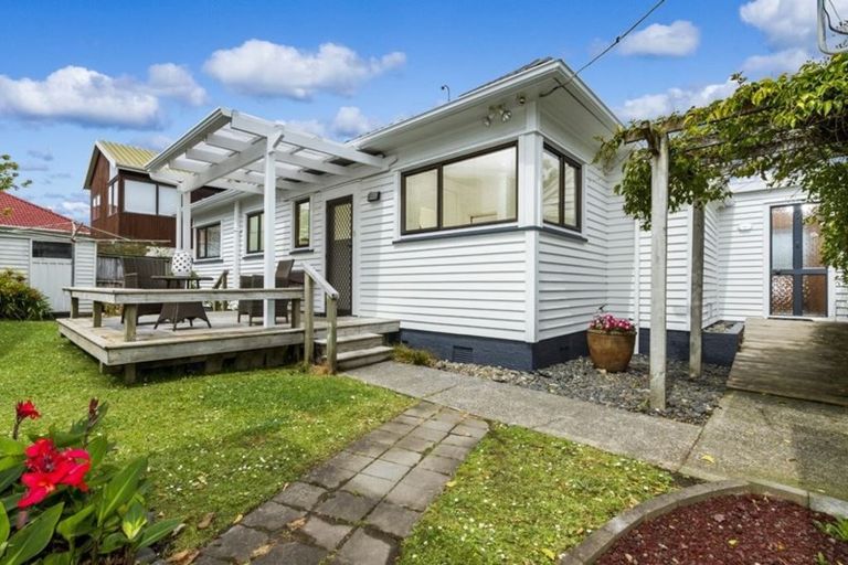 Photo of property in 2/7 Egremont Street, Belmont, Auckland, 0622