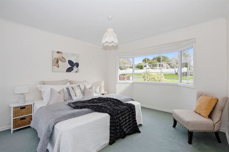 Photo of property in 8a Wainoni Heights, Greenhithe, Auckland, 0632