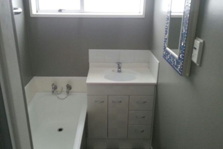 Photo of property in 8b Ansonby Street, Russley, Christchurch, 8042