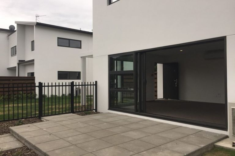 Photo of property in 6/69 Suva Street, Upper Riccarton, Christchurch, 8041