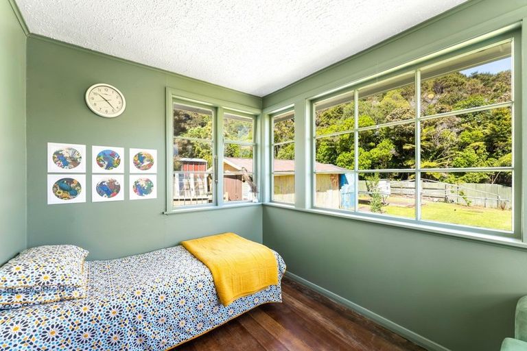 Photo of property in 18 Boyd Grove, Naenae, Lower Hutt, 5011