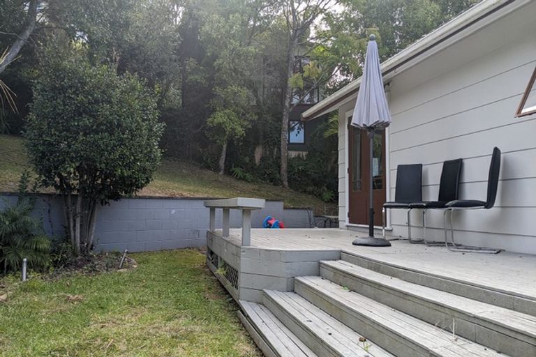 Photo of property in 2/74 Ayton Drive, Totara Vale, Auckland, 0629