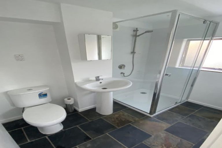 Photo of property in 20 Marina View Drive, West Harbour, Auckland, 0618