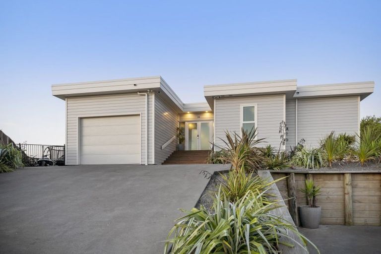 Photo of property in 10 Mariri Place, Waitarere Beach, Levin, 5510