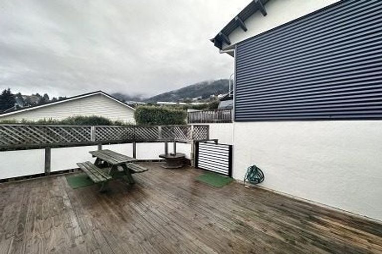 Photo of property in 3b Strawberry Lane, Fernhill, Queenstown, 9300