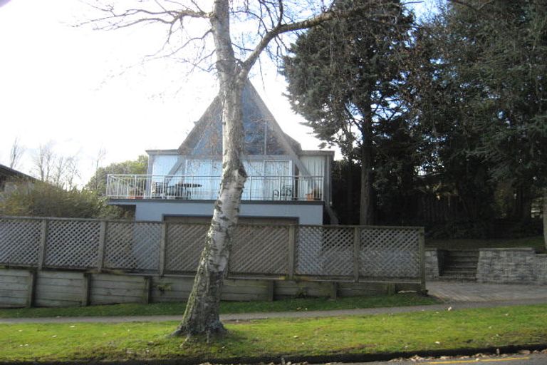 Photo of property in 28 Mata Place, Kinloch, Taupo, 3377