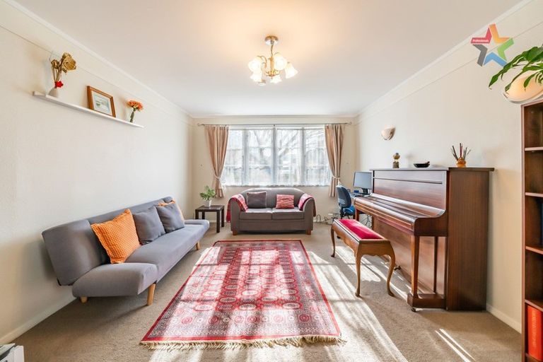 Photo of property in 80 Naenae Road, Naenae, Lower Hutt, 5011