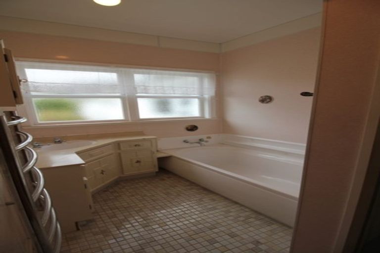 Photo of property in 35 Allen Terrace, Tawa, Wellington, 5028