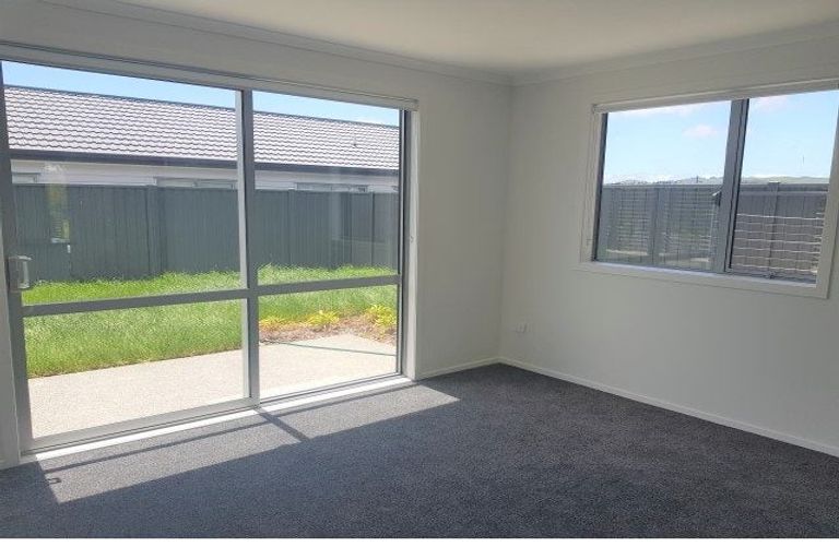 Photo of property in 58 Pateke Drive, Kenepuru, Porirua, 5022