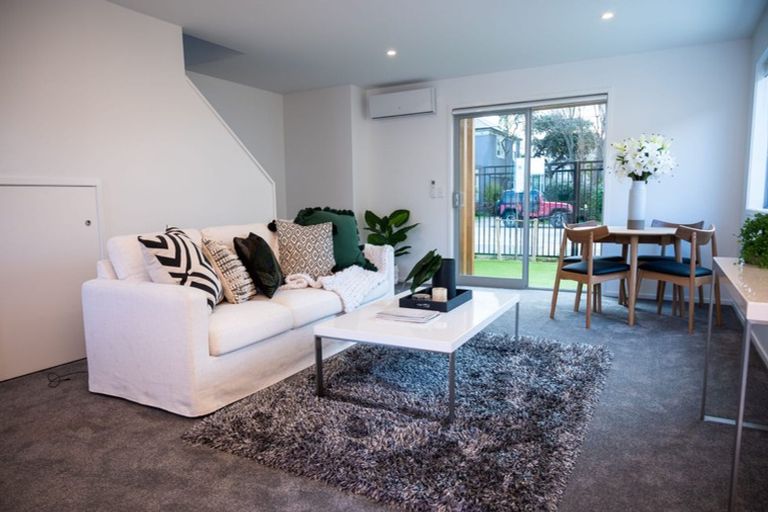 Photo of property in 23 Awaroa Road, Sunnyvale, Auckland, 0612