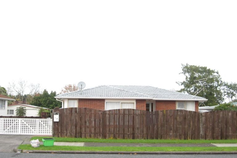 Photo of property in 14 Casuarina Road, Half Moon Bay, Auckland, 2012