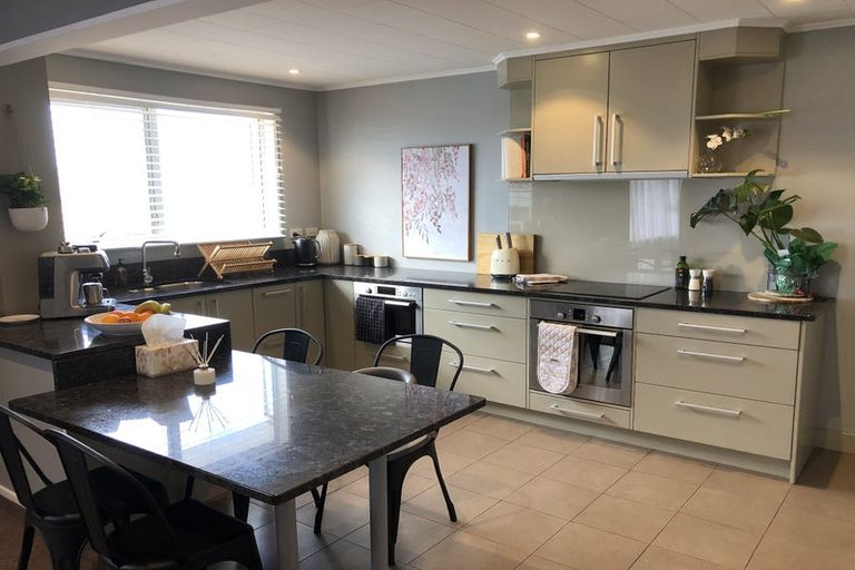 Photo of property in 4/8 Lee Road, Taradale, Napier, 4112