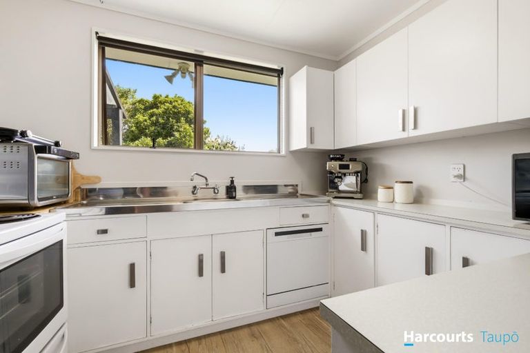 Photo of property in 84 Hyde Avenue, Richmond Heights, Taupo, 3330