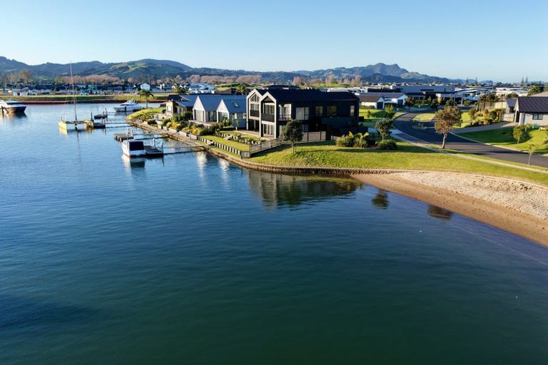 Photo of property in 23 Awatea Drive, Whitianga, 3510