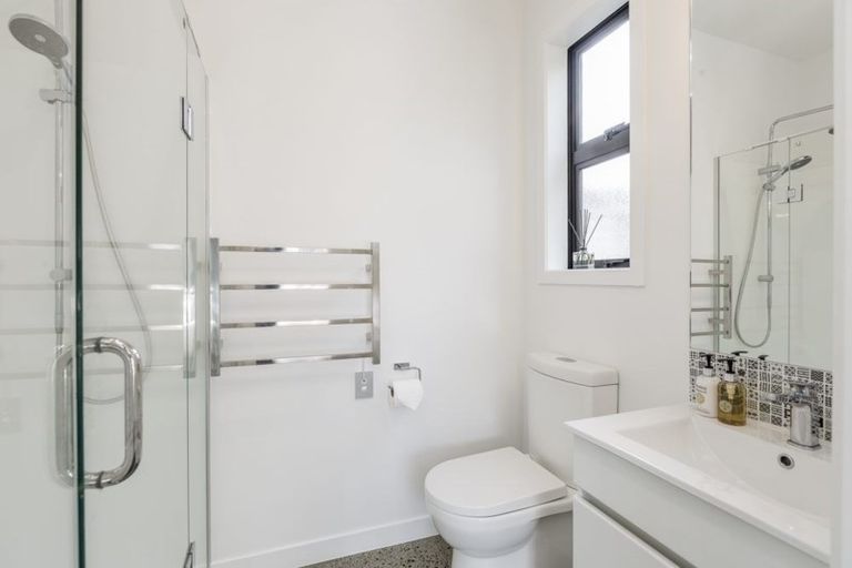 Photo of property in 44 Taikata Road, Te Atatu Peninsula, Auckland, 0610