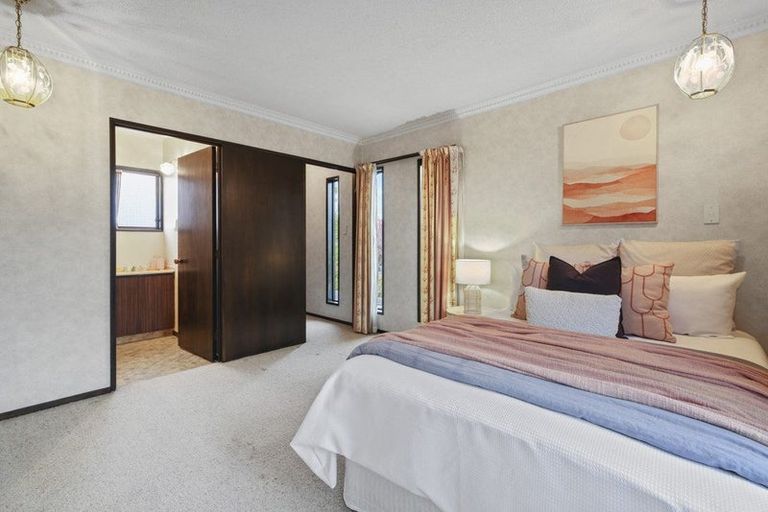 Photo of property in 18 Hawkswood Place, Avonhead, Christchurch, 8042