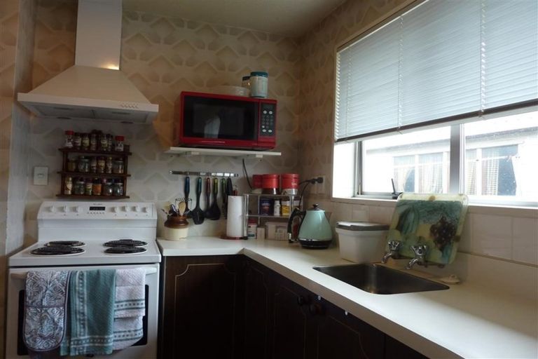 Photo of property in 2/35 Oakhampton Street, Hornby, Christchurch, 8042