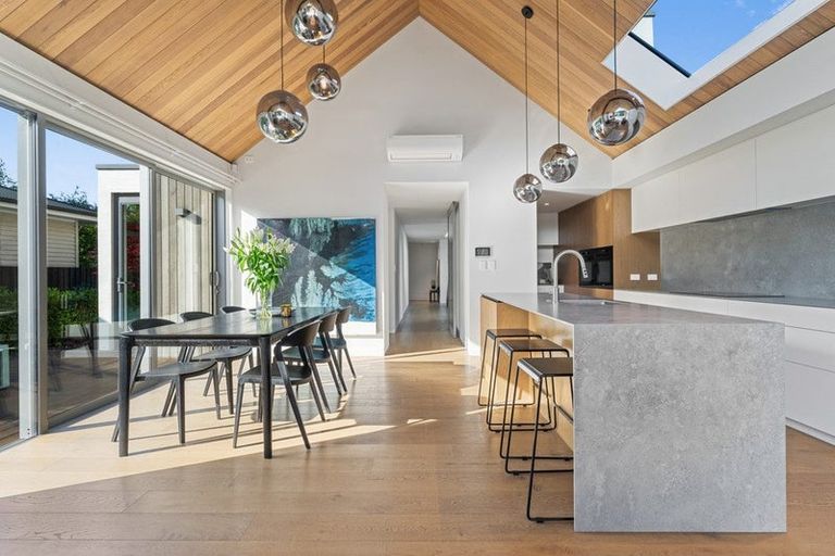 Photo of property in 3 Ngahere Street, Fendalton, Christchurch, 8041