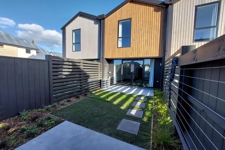 Photo of property in 2/107 Edgeware Road, St Albans, Christchurch, 8014