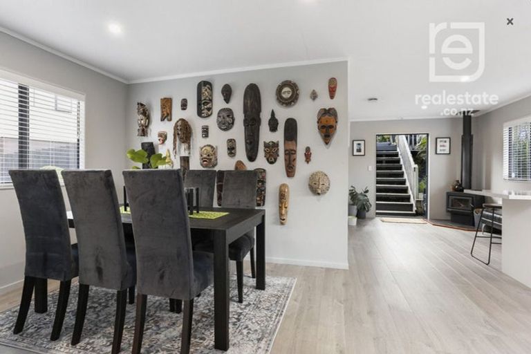Photo of property in 17 Longview Rise, Massey, Auckland, 0614