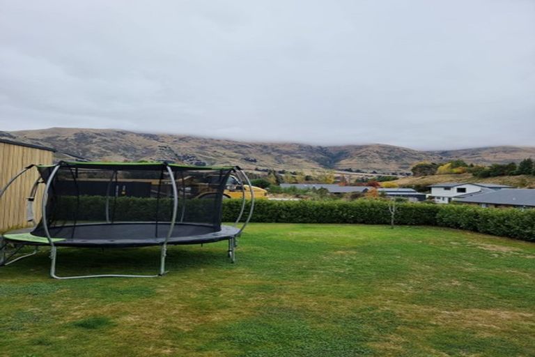 Photo of property in 38 Stackbrae Avenue, Wanaka, 9305