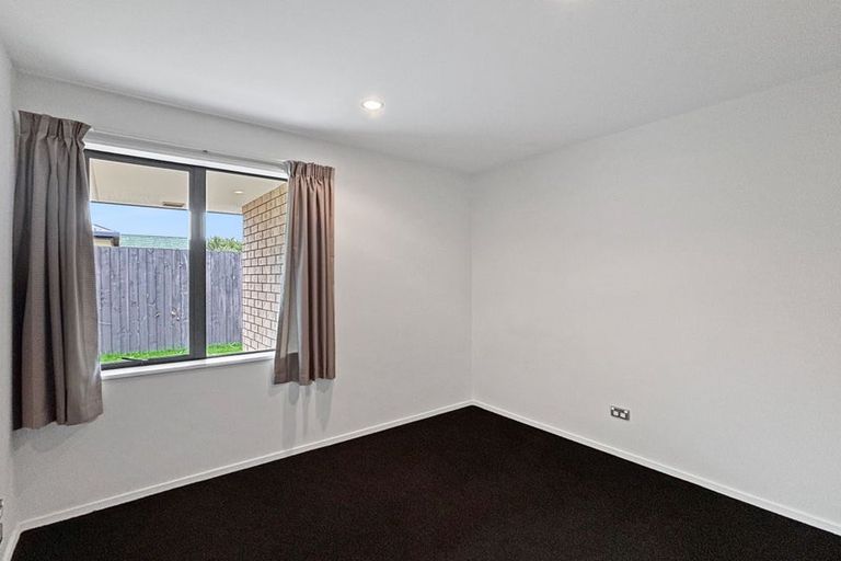 Photo of property in 152a Wainoni Road, Avondale, Christchurch, 8061