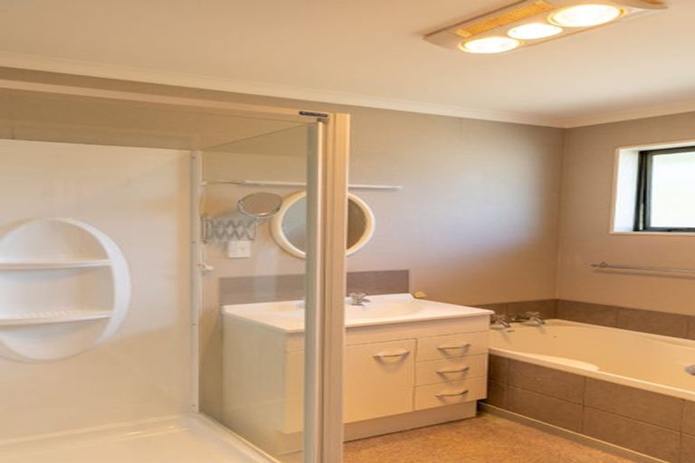 Photo of property in 5 Halton Street, East Gore, Gore, 9710