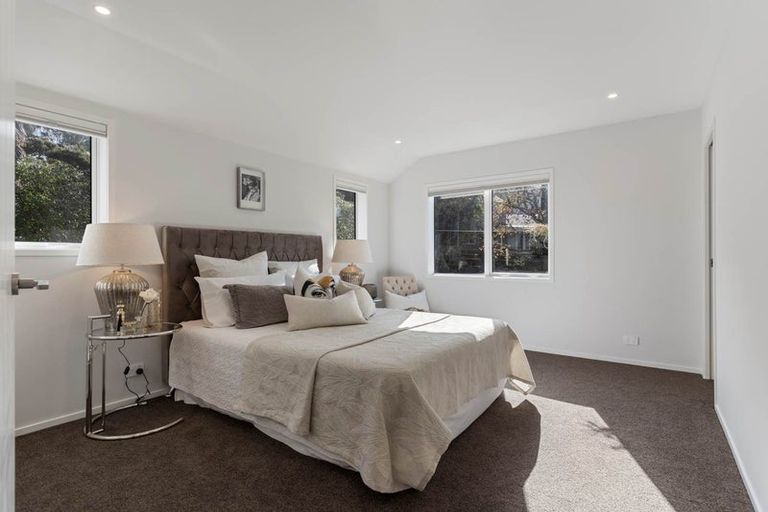 Photo of property in 32a Sandown Road, Rothesay Bay, Auckland, 0630