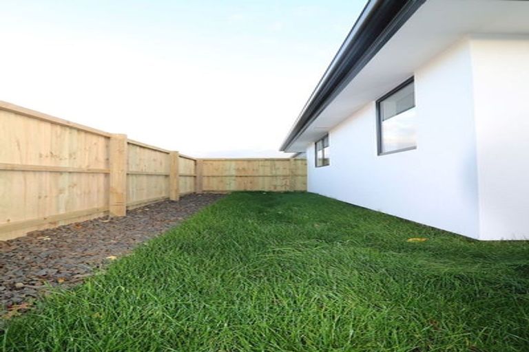 Photo of property in 4/30a Northcote Road, Northcote, Christchurch, 8052