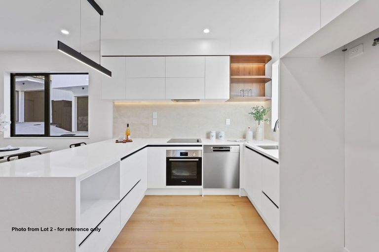 Photo of property in 13a Meadway, Sunnyhills, Auckland, 2010