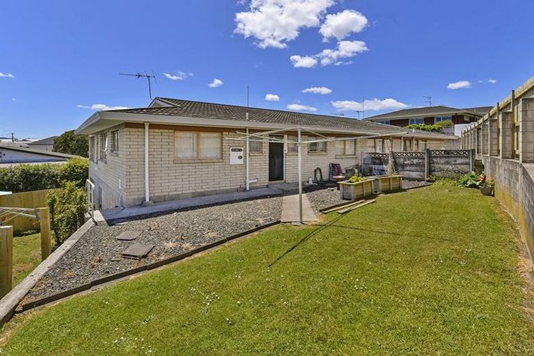Photo of property in 4/14 Menary Street, Papakura, 2110