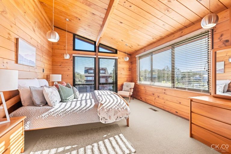 Photo of property in 5 Seymour Grove, Kingsley Heights, Upper Hutt, 5018