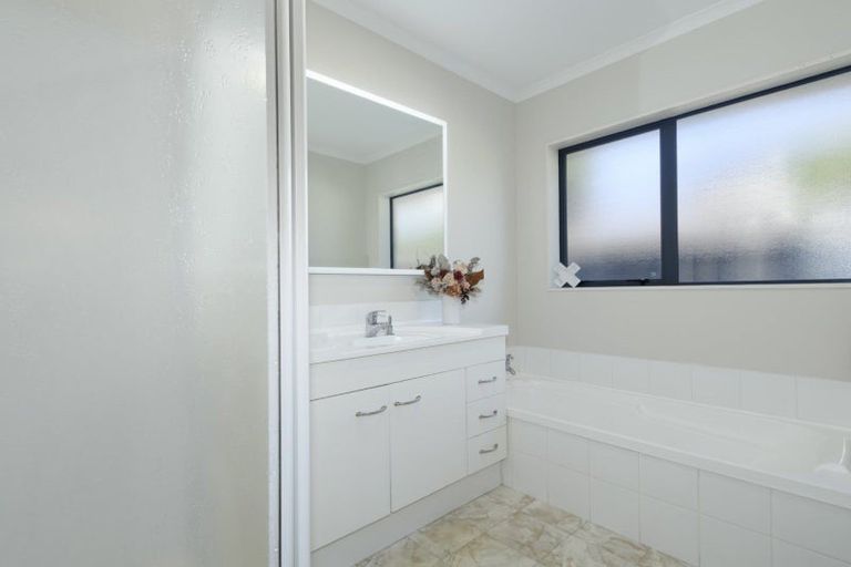 Photo of property in 23 Bodiam Place, Bethlehem, Tauranga, 3110